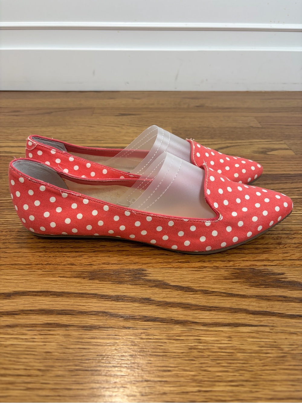 GAP Printed Coral Polka Dot Pointy Flats (8.5) - Picture 2 of 11